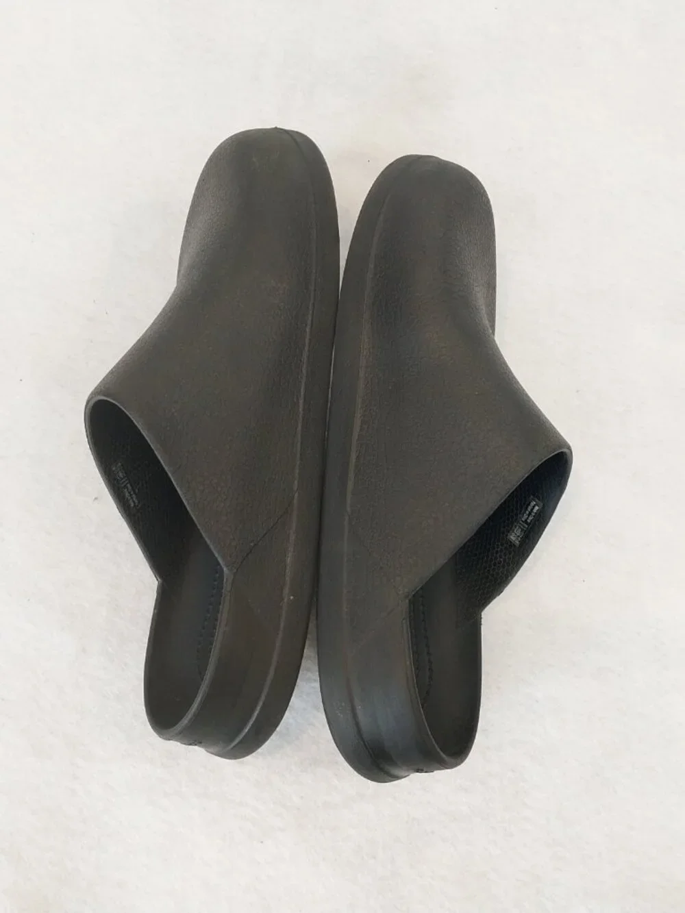 CROCS Black Clogs Mens 10 Womens 11 DYLAN Slip On Mules Comfort Slides 209366
